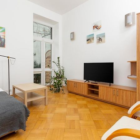 Downtown Studio Apartment By The Park By Noclegi Renters Warsaw Exterior photo